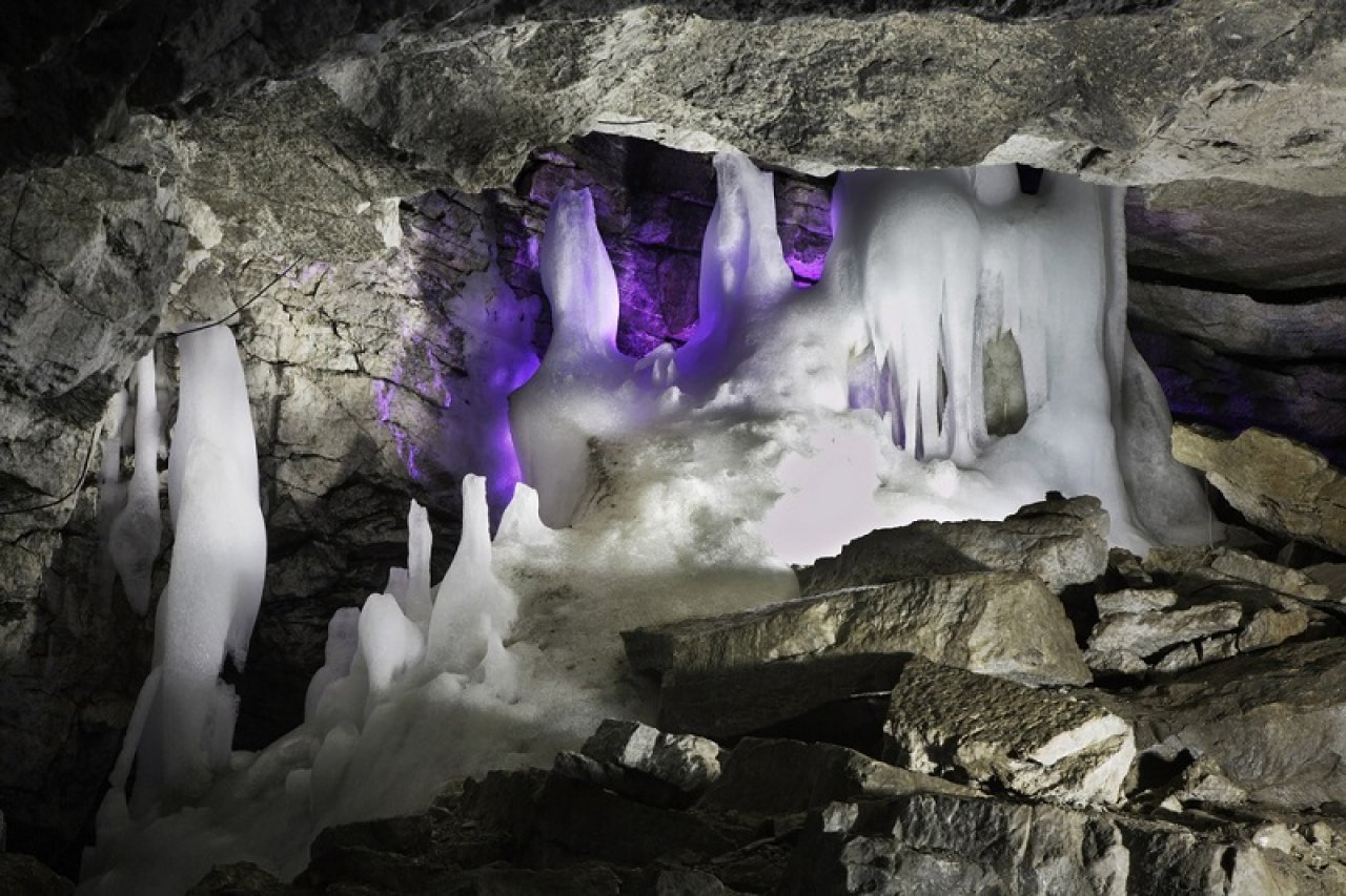 Кунгурская ледяная пещера. Фото: Shevchenko Andrey / Shutterstock