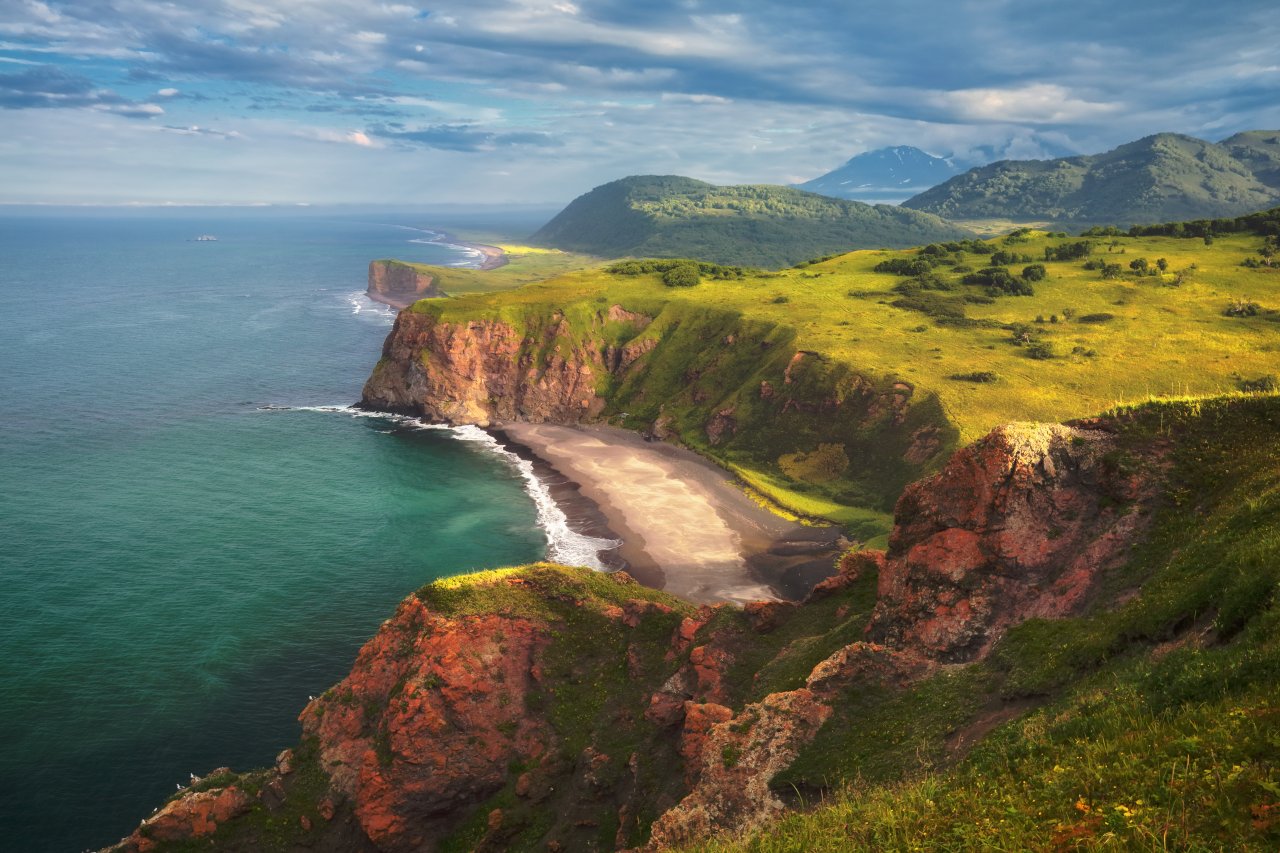 Живописное побережье Камчатки. Фото: Smelov/Shutterstock