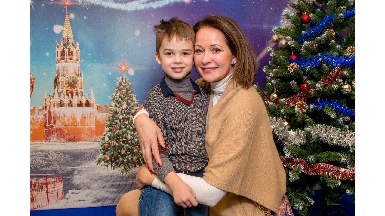 Звёздные гости Кремлёвской ёлки увидели новогоднюю сказку «Тайна планеты Земля»