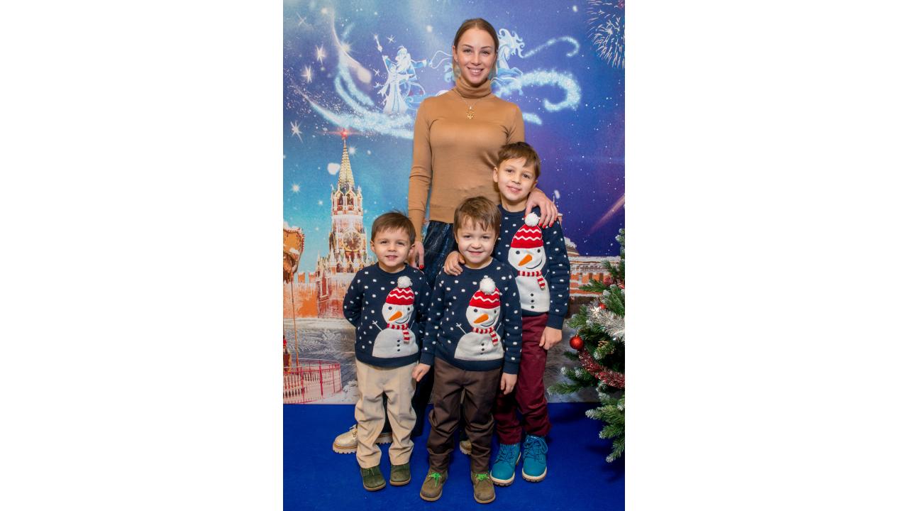 Звёздные гости Кремлёвской ёлки увидели новогоднюю сказку «Тайна планеты Земля»
