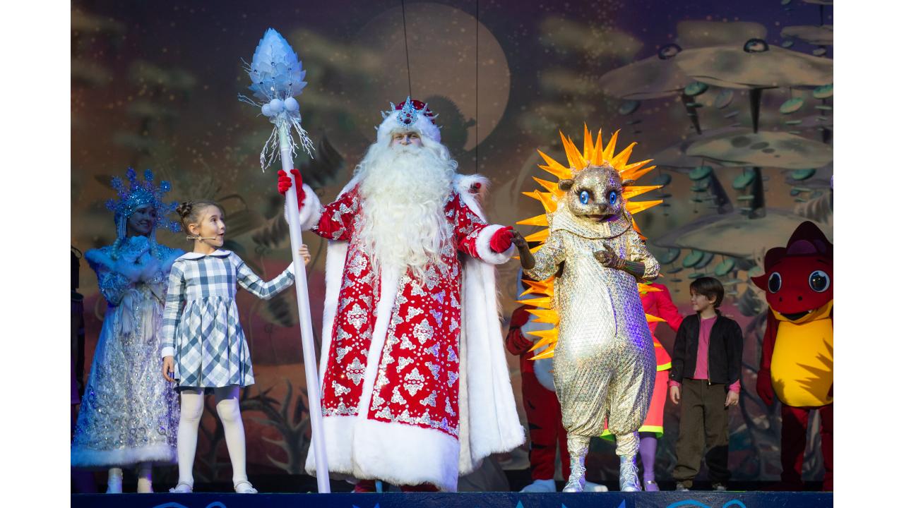 Детские новогодние ёлки в Москве прошли при поддержке телеканала «О!»